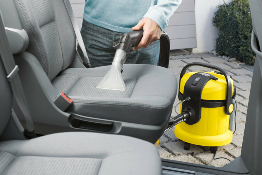Odkurzacz KARCHER SE 4002 1.081-130.0 podlogi