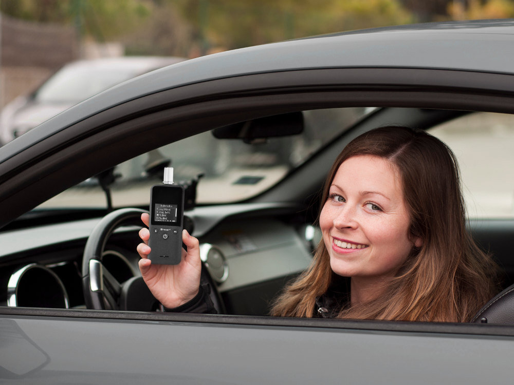 Alkomat TRACER Clarix EZ-4 sensor elektrochemiczny z platyny nawet niewielkie ilości alkoholu minimalizuje ryzyko błędnych odczytów