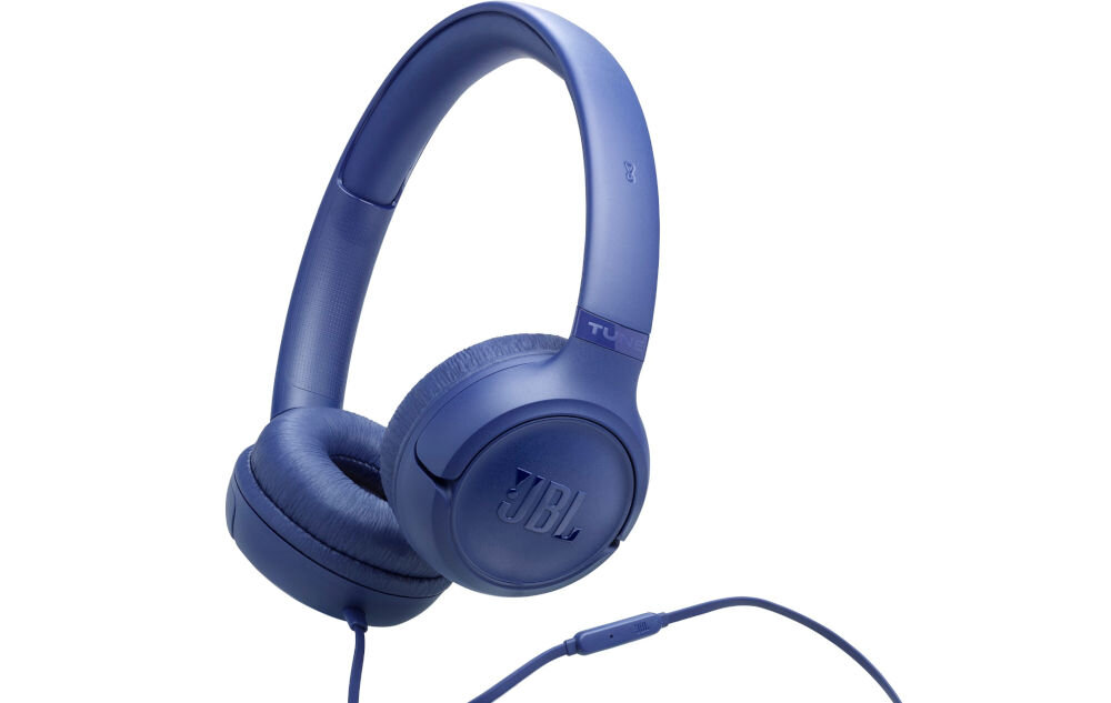 Słuchawki JBL Tune 530 płaski kabel Jack 3.5 mm nieplączący się przewód, słuchawki po skosie na białym tle