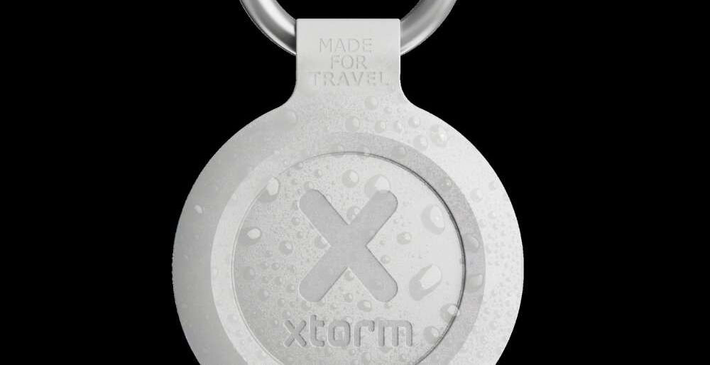 Lokalizator XTORM TravelTag XTAG2GA10 Biały, Bluetooth, szyfrowanie, alert, ochrona, Wodoodporny lokalizator Xtorm Travel Tag z kroplami wody.