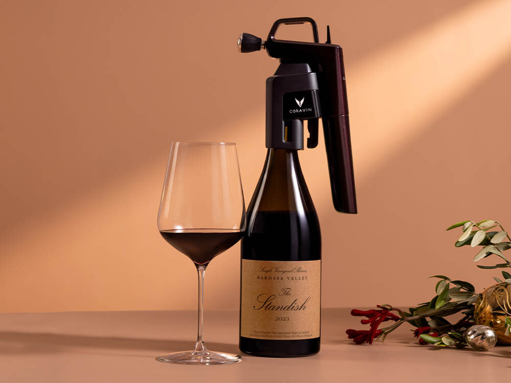 System do przechowywania wina CORAVIN Timeless Six Plus Hermitage Red Przechowywanie i transport Stylowy futerał Coravin  ochrona miękkie wnerze pokrowiec ochronny na butelkę 