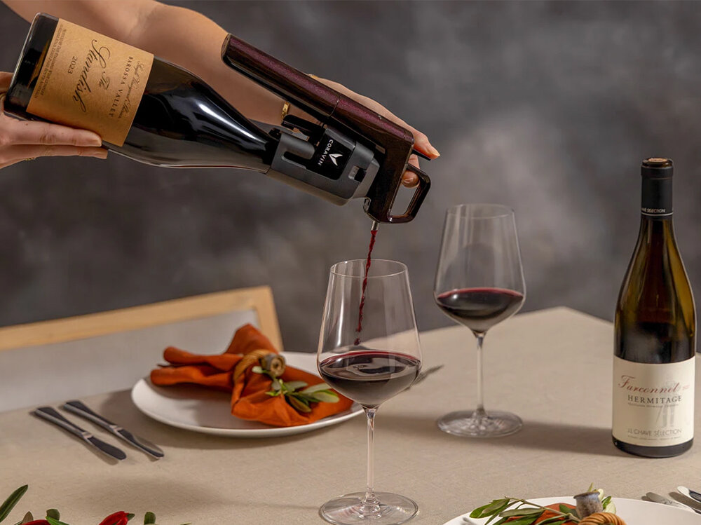 System do przechowywania wina CORAVIN Timeless Six Plus Hermitage Red Intuicyjna obsługa Zaciski SmartClamps™ dla początkujących użytkowników