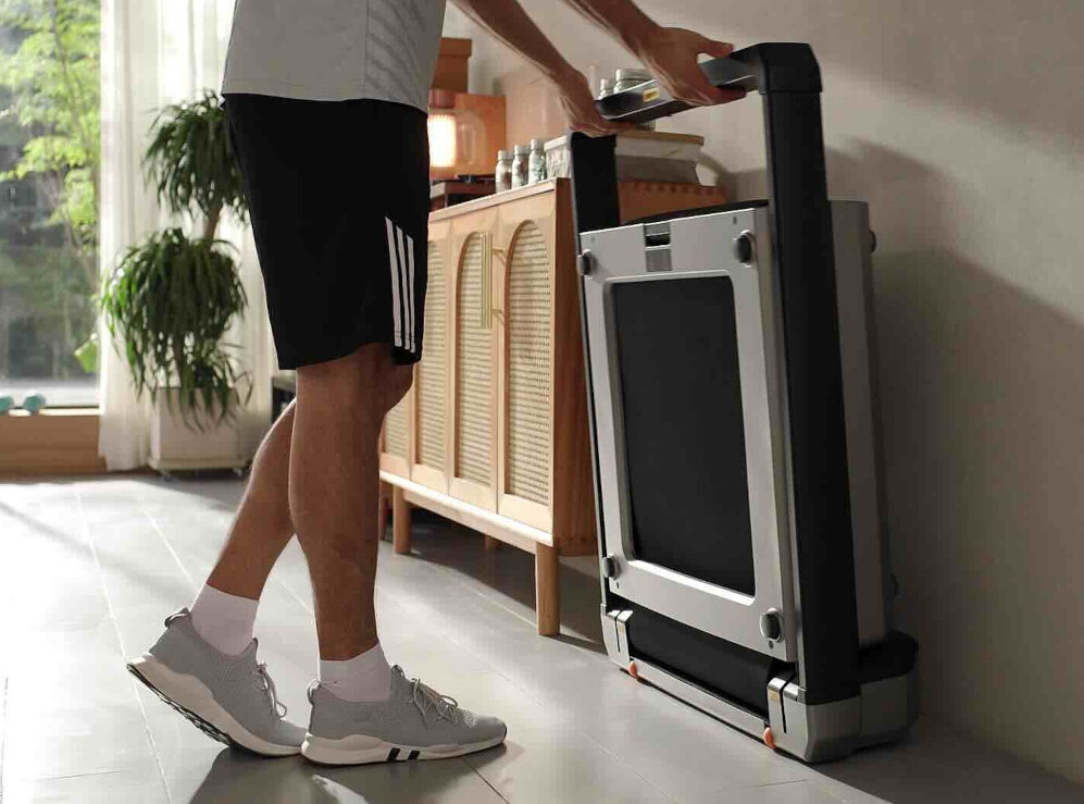 Bieżnia elektryczna KINGSMITH Treadmill X23 1470W 16km-h mozliwosc zlozenia przechowywanie w pionie niewielkie wymiary po zlozeniu 77,5 x 25,9 x 102,4 cm