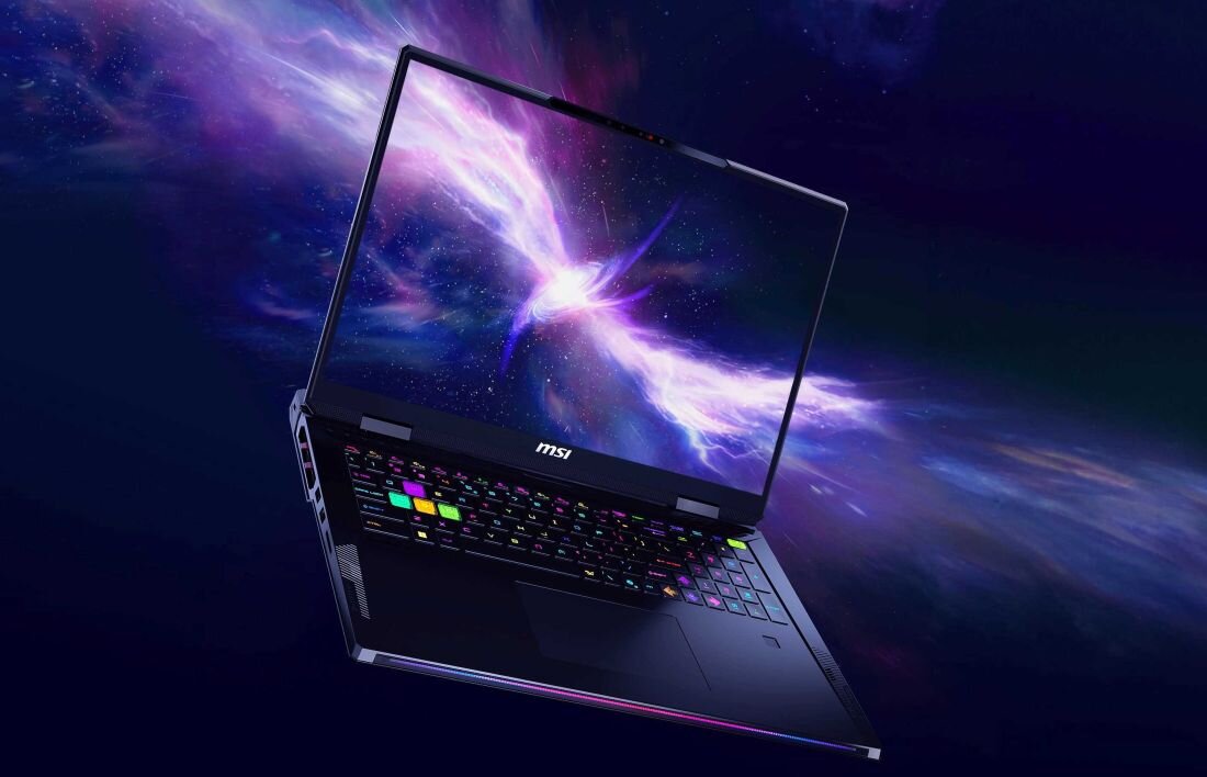 Laptop MSI Raider 18 HX AI na fioletowym tle z technologicznymi wzorami cyfrowymi – gamingowy laptop z kartą GeForce RTX  i procesorem Intel Core Ultra