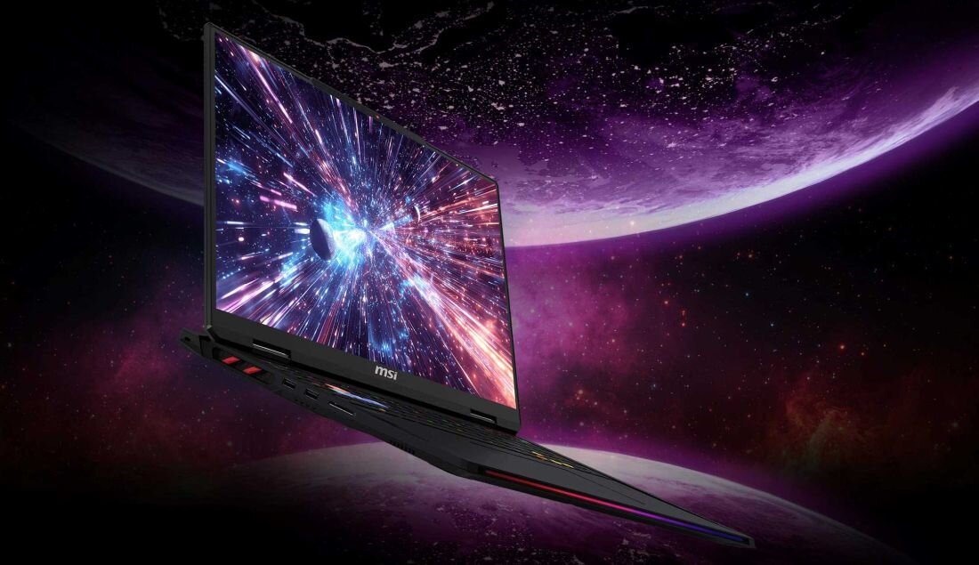 Laptop MSI Raider 18 HX AI na fioletowym tle z widocznym ekranem – wyświetlacz Mini LED 4K 3840x2400 120 Hz DisplayHDR 1000 karta RTX 5090