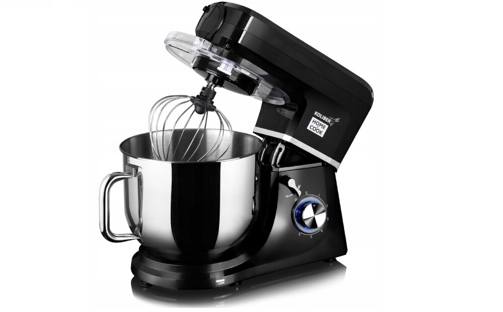 Czarny robot kuchenny z metalową misą i trzepaczką, z widocznym logo \'KOLIBER Home Cook\'.