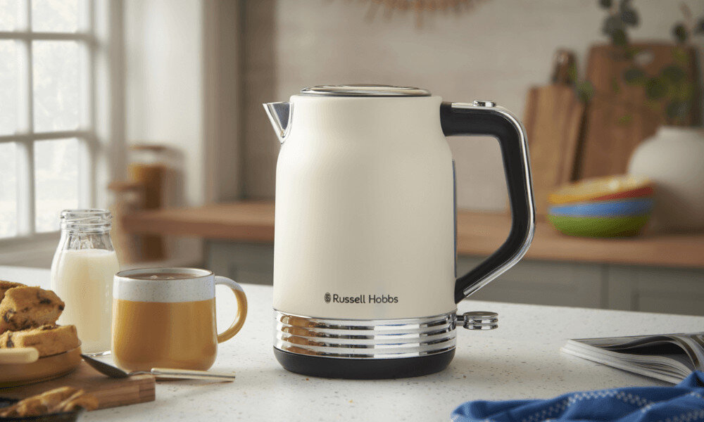 Czajnik RUSSELL HOBBS 28640-70 Hanley Kremowy Uniwersalna kolorystyka Matowe, kremowe wykończenie z połyskującymi akcentami 