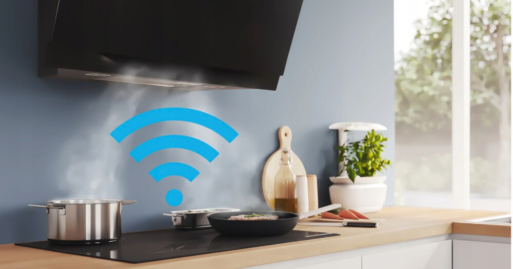 PŁYTA BOSCH PVW81CHB1E lifestyle kuchnia okap ikona wifi połączenie garnki naczynia dekoracje sterowanie automatyczne łączenie z okapem