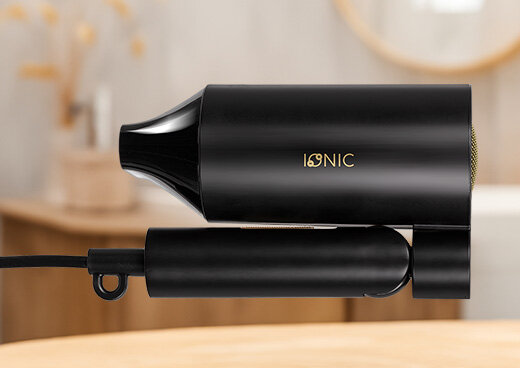 Zbliżenie na złożoną suszarkę.