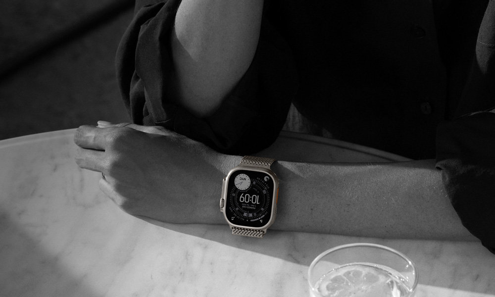 Apple Watch Ultra 3 sytuacjach awaryjnych sygnał SOS i ASAP, wykrywanie upadków i wypadków oraz funkcję „Daj znać”syrenę alarmową 180 metrów - zegarek na przedramieniu