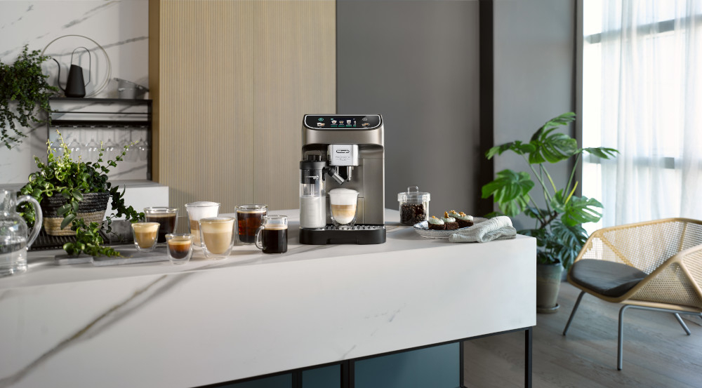 Ekspres DELONGHI Magnifica Plus ECAM320.70.TB Tytanowy 18 receptur funkcja gorącej wody gorace mleko