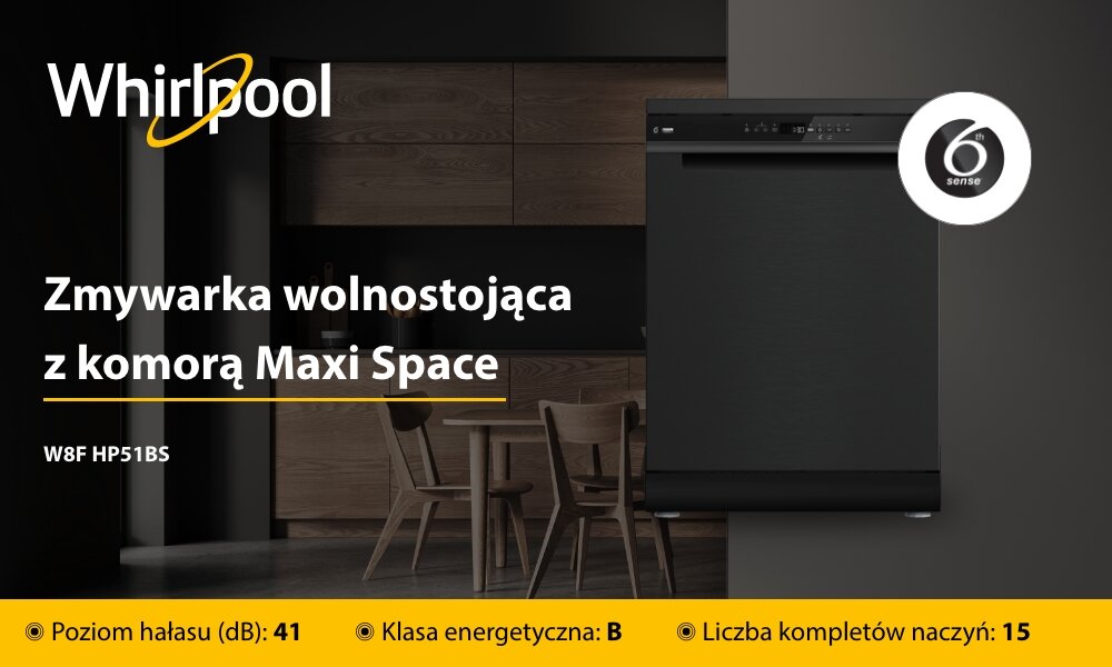 ZMYWARKA WHIRLPOOL W8F HP51BS Zdjęcie przedstawia czarną wolnostojącą zmywarkę WHIRLPOOL W8F HP51BS z komorą Maxi Space, eksponowaną na tle kuchni w ciemnych barwach. Zdjęcie przedstawia także żółty pasek z ikonami i informacjami o poziomie hałasu 41 dB, klasie energetycznej B oraz pojemności 15 kompletów naczyń.