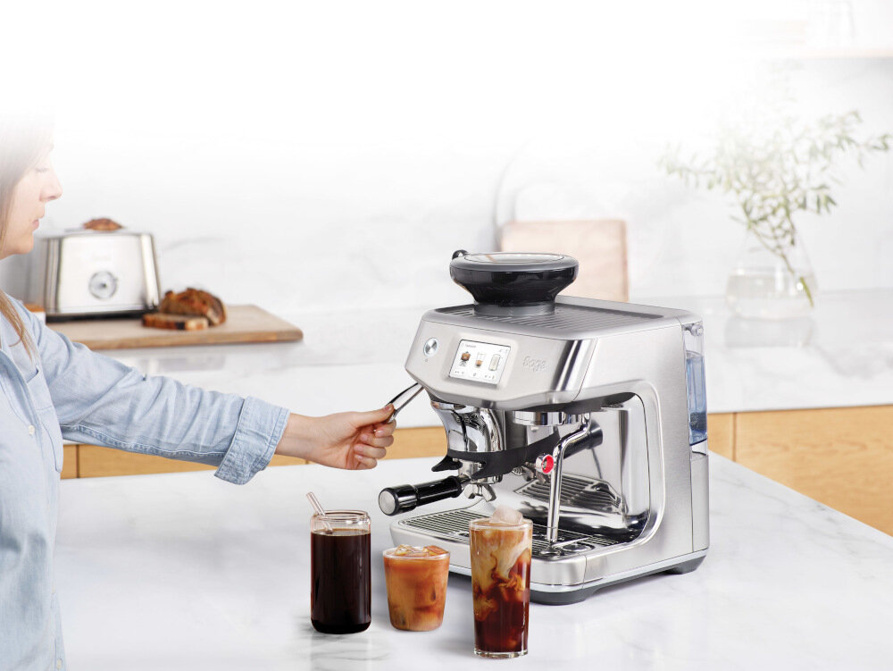 Ekspres SAGE The Barista Touch Impress SES882BSS4FEU1 Kawy na zimno Ekstrakcja na zimno Cold Brew  Cold Espresso rutyna