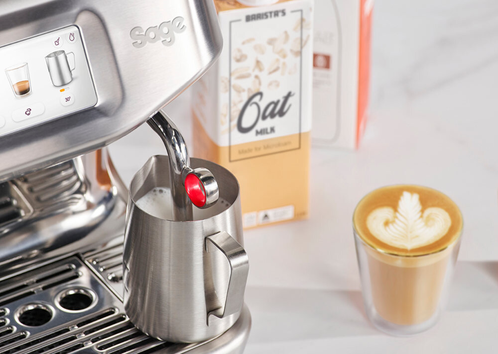 Ekspres SAGE The Barista Touch Impress SES882BTR4FEU1 Mikropianka Auto MilQ™  do mleka krowiego oraz roślinnych zamienników regulacja temperatury zakres 8 poziomów spienienia 