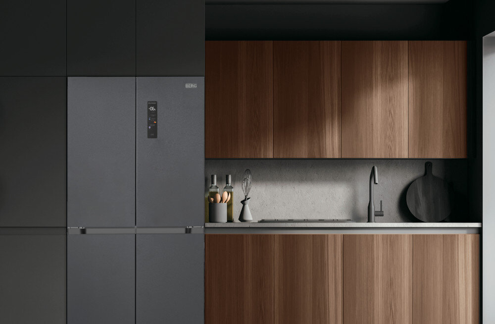Lodówka BERG CZW190NBM23 Lodówka BERG w stylowej kuchni, widok całościowy – w zabudowie kuchennej, fronty w kolorze grafitowym slot-in zabudowa kuchni drzwi licujące fronty mebli lodówka do zabudowy estetyczna funkcjonalna
