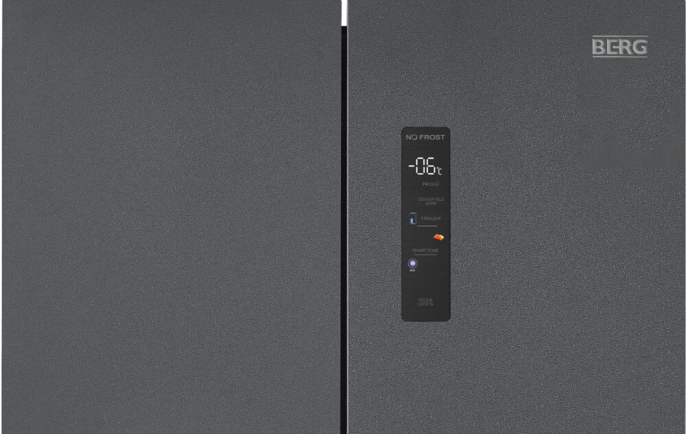 Lodówka BERG CZW190NBM23 Front lodówki z wyświetlaczem elektronicznym pokazującym temperaturę oraz logo BERG. Wskazuje funkcje NO FROST i różne strefy chłodzenia funkcje wyświetlacz TFT szybkie chłodzenie szybkie mrożenie tryb wakacyjny alarm otwartych drzwi oszczędność energii bezpieczeństwo żywności