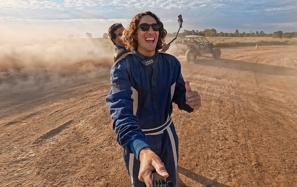 Kamera sportowa INSTA360 ACE PRO 2 Z PODWÓJNA BATERIĄ, Podwójne wsparcie AI, filmy 8K 30FPS, Wi-Fi, Bluetooth cechy zalety przeznaczenie