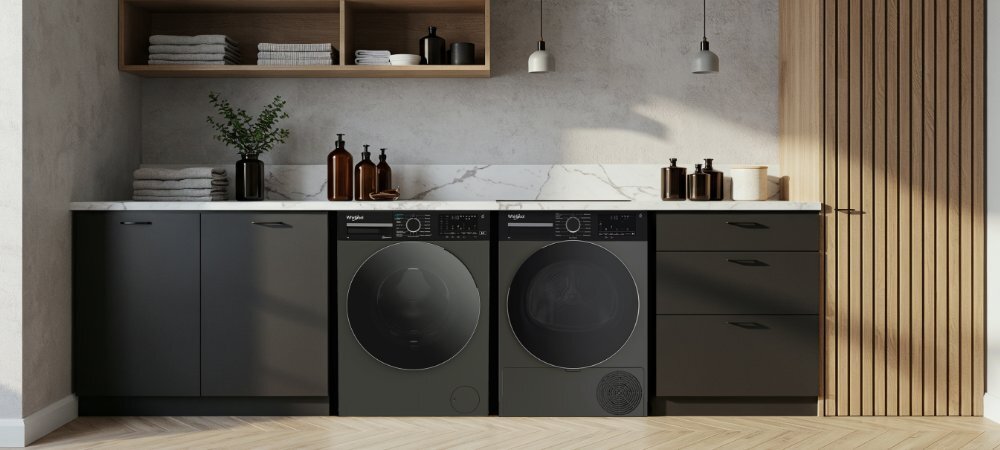 SUSZARKA WHIRLPOOL MX WSD 83M GBS PL lifestyle wizualizacja zestaw pralka suszarka Harmonijne dopasowanie szafki dekoracje lamele praktyczny i estetyczny zestaw obok siebie lub jedno na drugim komfort styl maksymalna wygoda