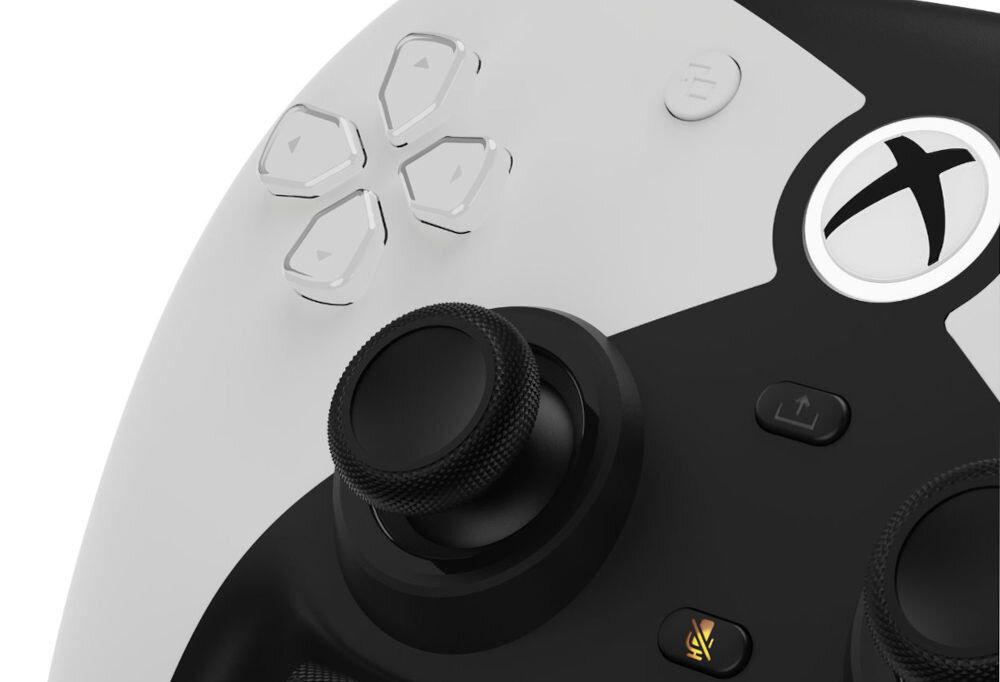 Kontroler HYPERKIN Competitor M01638-WH Biały zbliżenie na krzyżak kierunkowy białe tło D-Pad oddzielone przyciski ułatwienie wybierania kierunków szybka reakcja