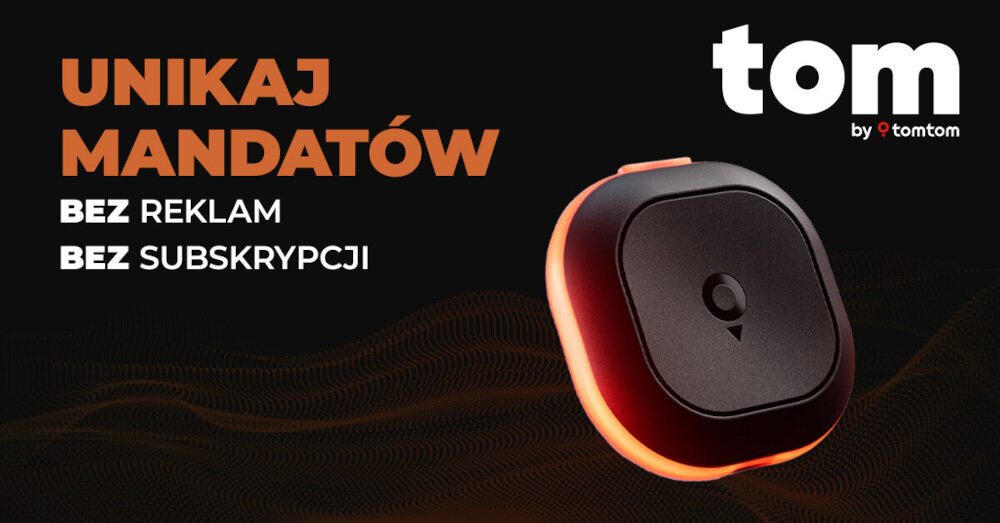 Tom by TOMTOM komunikator drogowy asystent jazdy bezpieczeństwo, komunikator pod skosem na czarnym tle