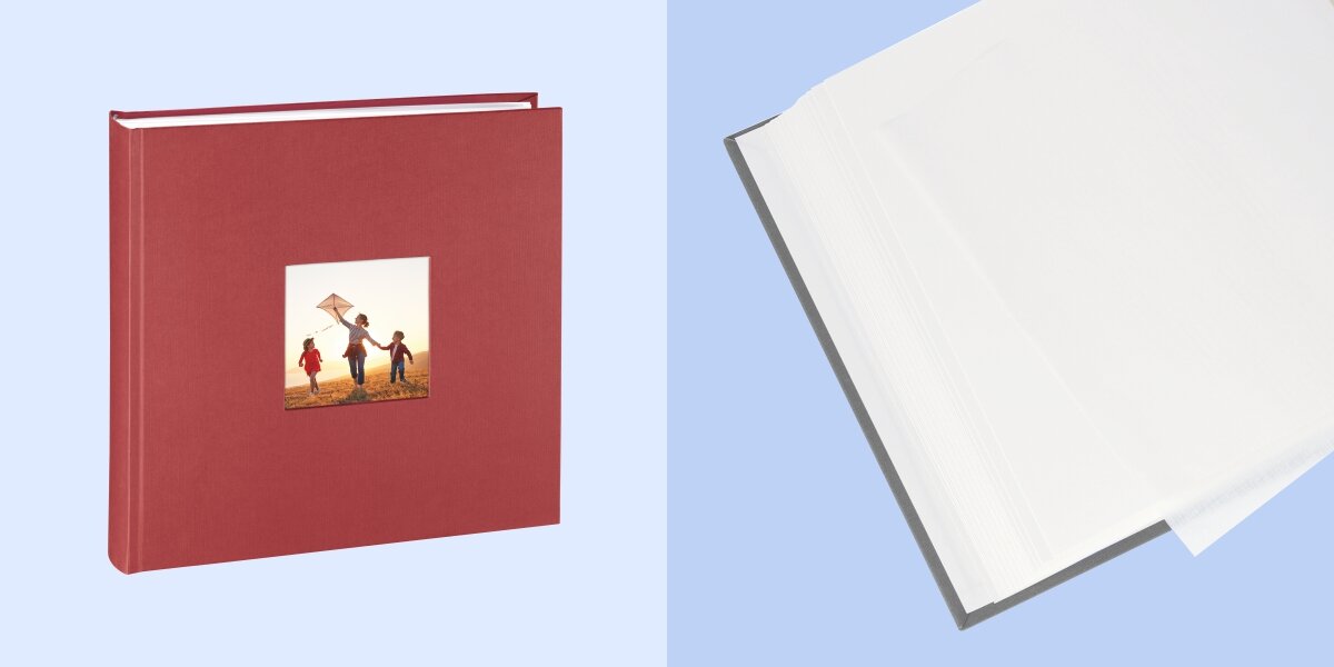 Album HAMA Fine Art Jumbo Białe kartki Bordowy (100 stron) Bordowy album na zdjęcia z okładką typu ramka oraz widok pustych białych kart z pergaminowymi przekładkami chroniącymi fotografie.