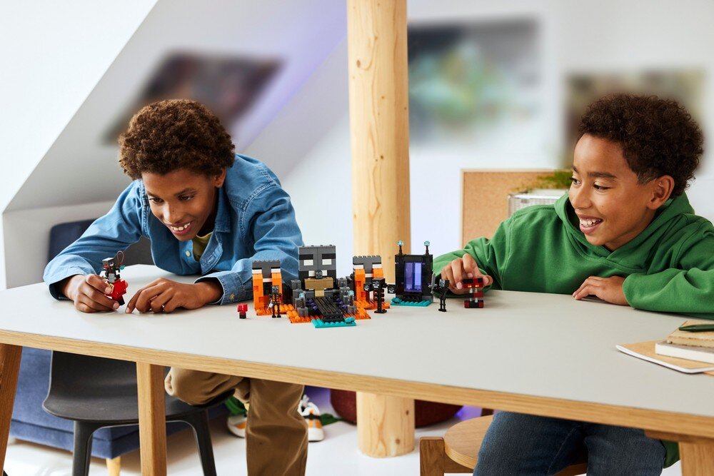 LEGO 21590 Minecraft Walka z Witherem 10 cm wysokości, 22 cm szerokości i 24 cm głębokości 