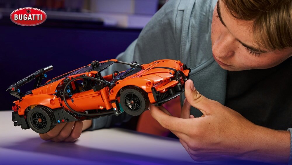 LEGO 42222 Technic hipersamochód Bugatti Chiron Pur Sport 8 cm wysokości, 29 cm długości i 13 cm szerokości 