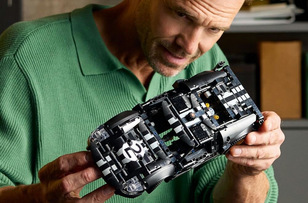 LEGO 42223 Technic Samochód wyścigowy 1966 Ford GT40 MKII  elementy opis konstrukcji wiek
 