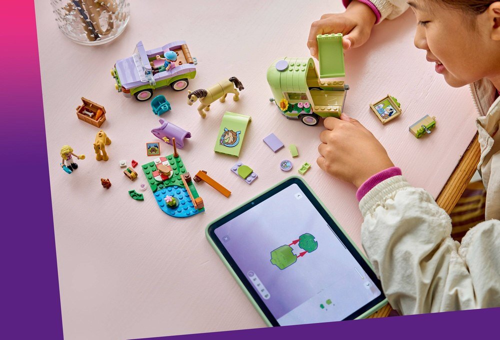 LEGO 42695 Friends Przyczepa z koniem i źrebaczkiem  relaks spędzanie czasu kreatywne myślenie koordynacja 
 