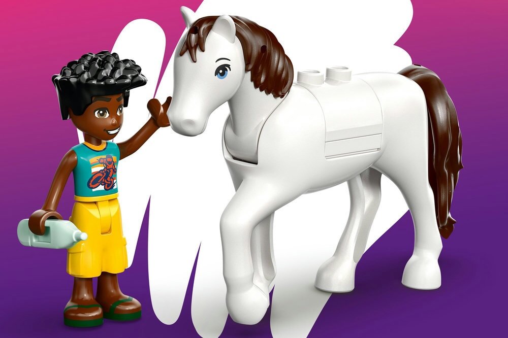 LEGO 42696 Friends Lecznica dla zwierząt  siodło, siano, szczotka, marchewka, woda, końska kupa i kask dla jeźdźca 
