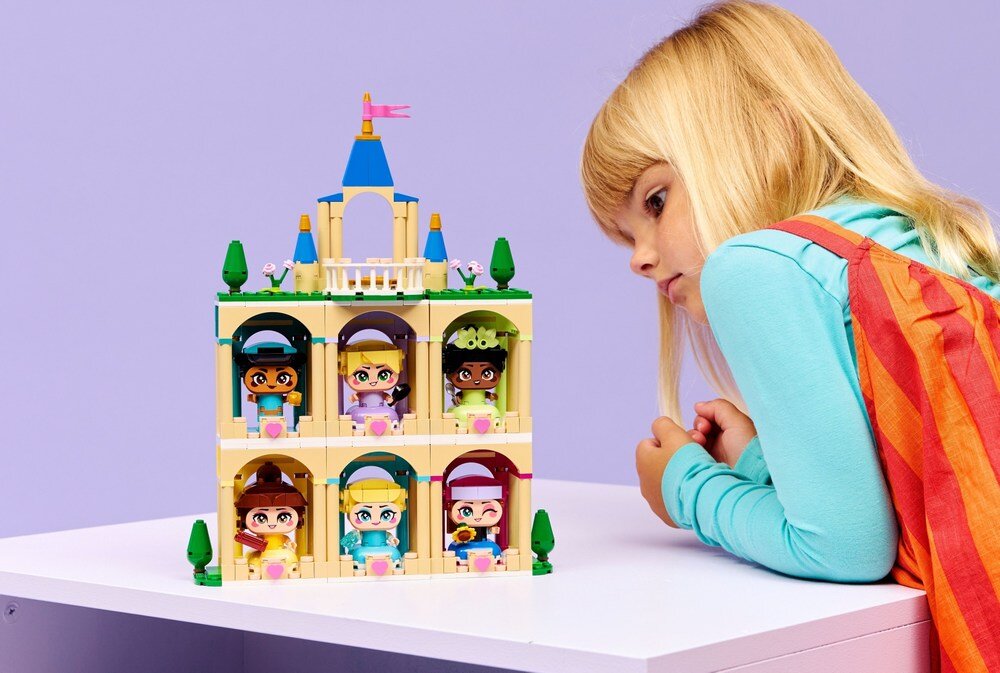 LEGO 43284 Disney Princess Mała Anna i Elza 5 cm wysokości, 4 cm szerokości i 3 cm głębokości 