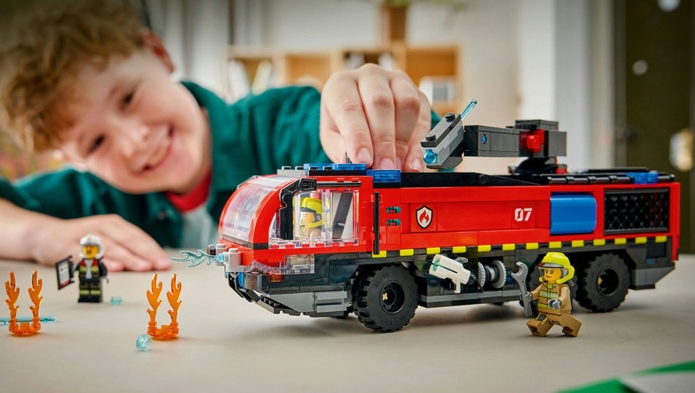 LEGO 60499 City Lotniskowy wóz strażacki elementy opis konstrukcji wiek
  