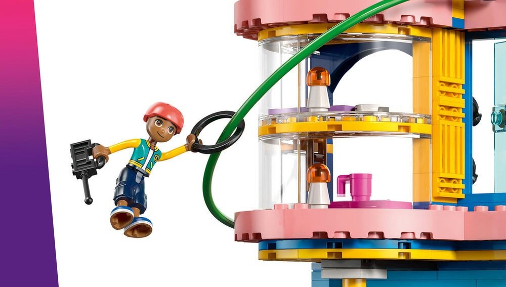 LEGO 42689 Friends Domek klubu przyjaciół z Heartlake  ukryty komputer i dron