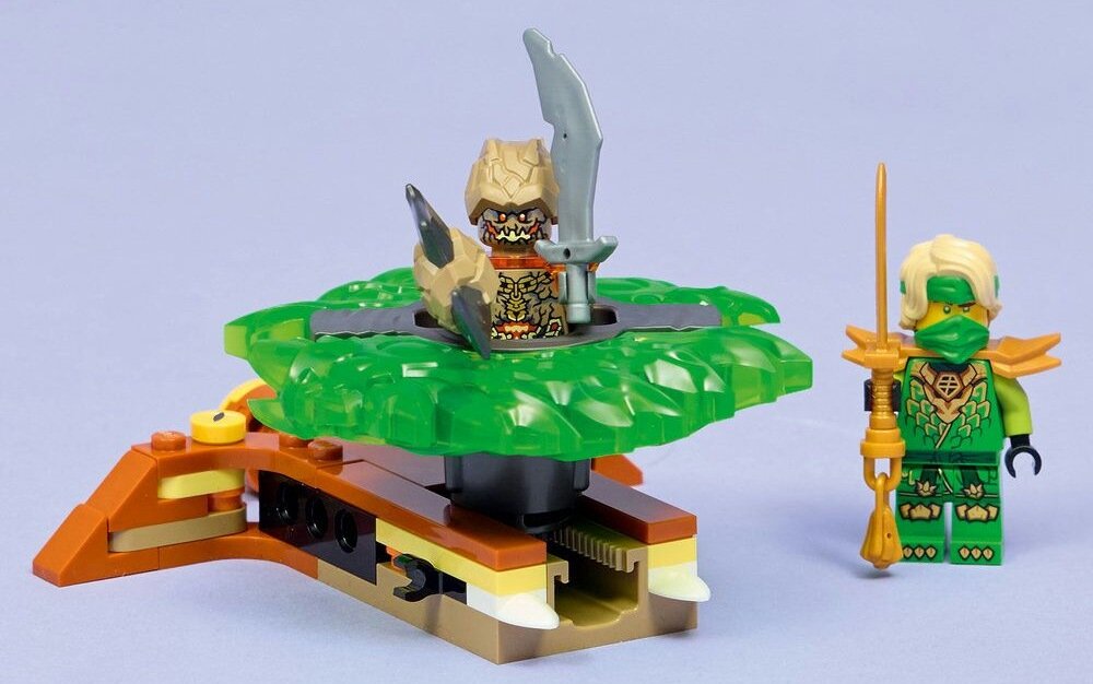 LEGO 71850 NINJAGO Lloyd kontra ziemny potwór na spinnerze   kv lifestyle początek opisu sekcja nagłówkowa