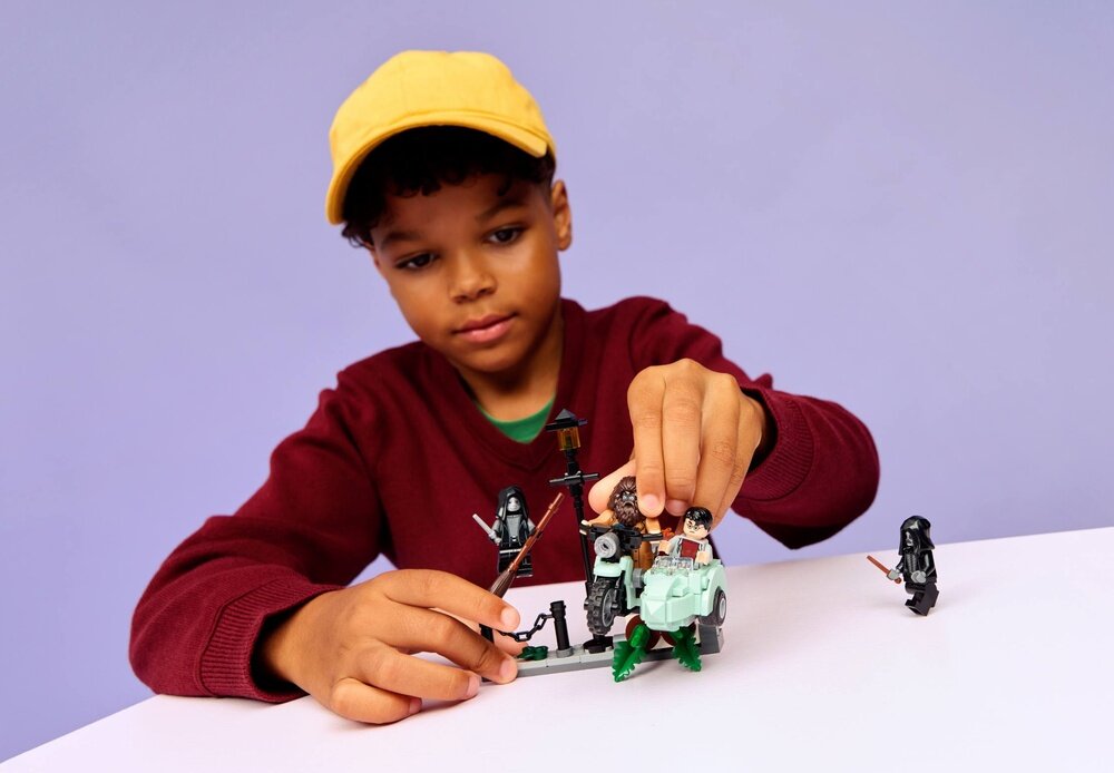  LEGO 76459 Harry Potter Hagrid i Harry na Privet Drive  sceny ucieczki Hagrida i Harry'ego z Privet Drive Harry Potter i Insygnia Śmiercielementy opis konstrukcji wiek
 