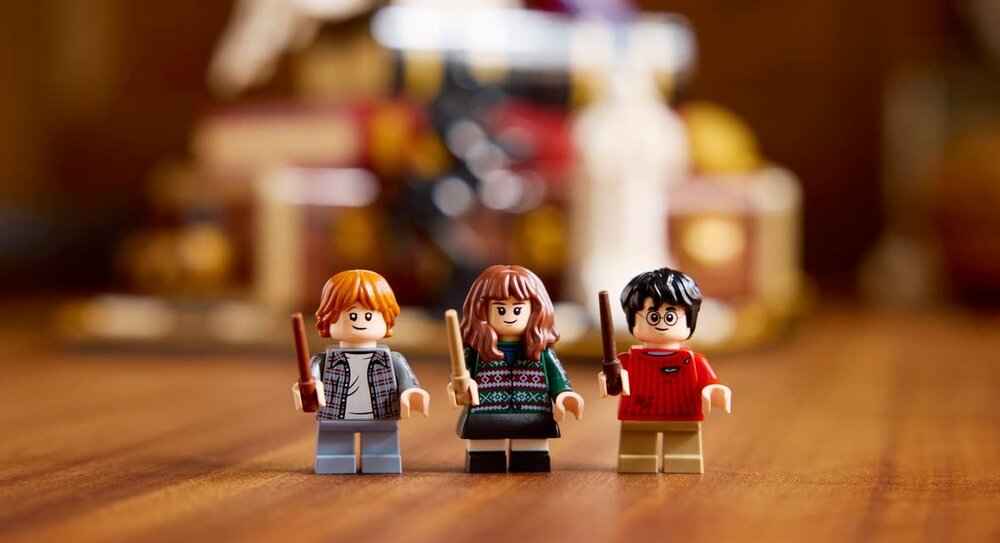 LEGO 76466 Harry Potter Kamień Filozoficzny 25-lecie serii 24 cm wysokości, 29 cm szerokości i 21 cm głębokości 