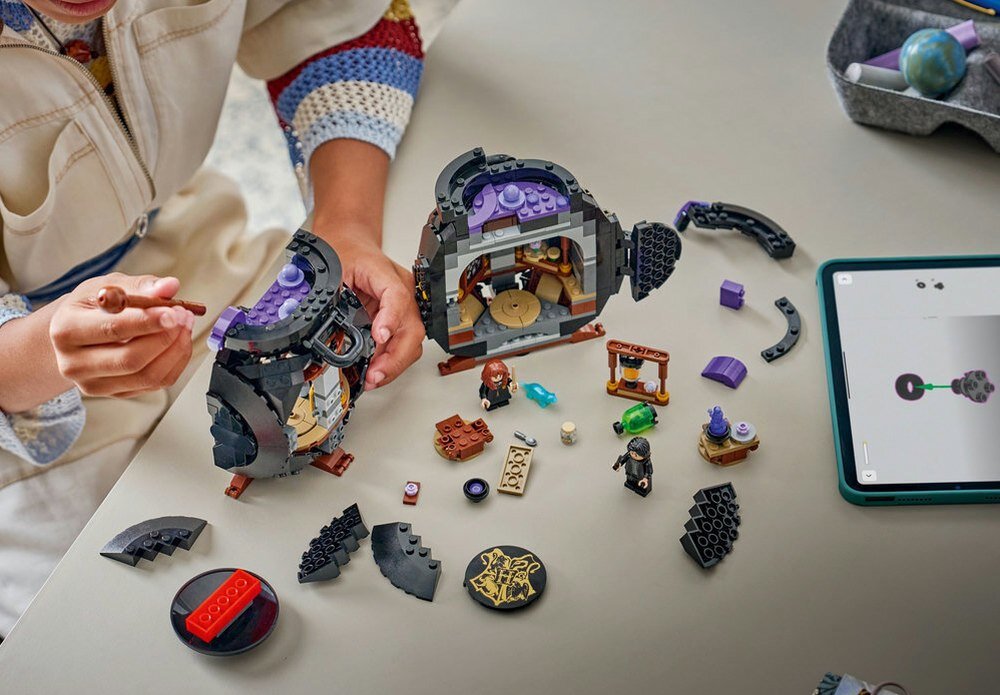 LEGO 76464 Harry Potter Kociołek: Sekretna sala zajęć z eliksirów  zdolności manualne rozwój dziecka koordynacja umiejętności wyobraźnia 
 