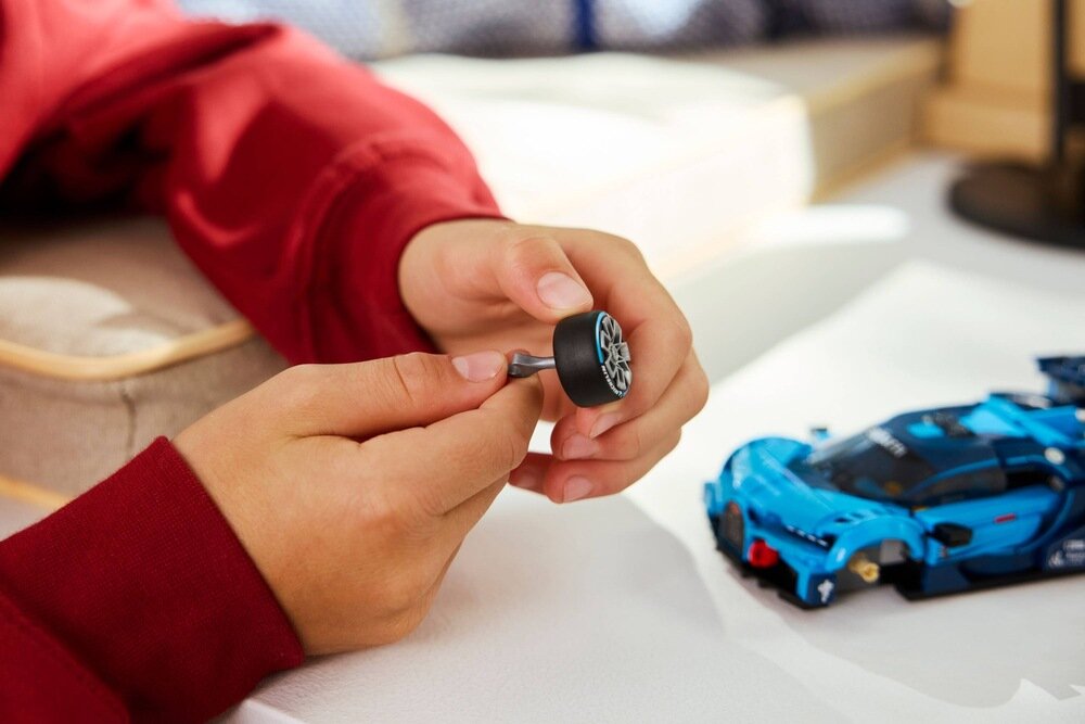 LEGO 77253 Speed Champions Hipersamochód Sportowy Bugatti Vision GT  minifigurka kierowcy w stroju Bugatti 