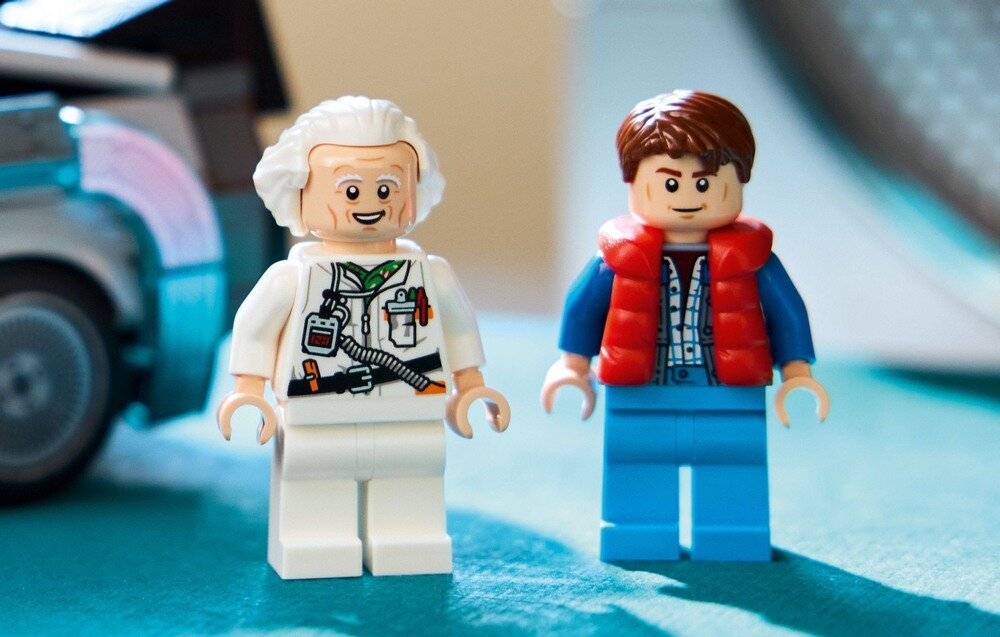 LEGO 77256 Speed Champions Wehikuł czasu z Powrotu do przyszłości  dwie minifigurki doktor Brown i Marty McFly 