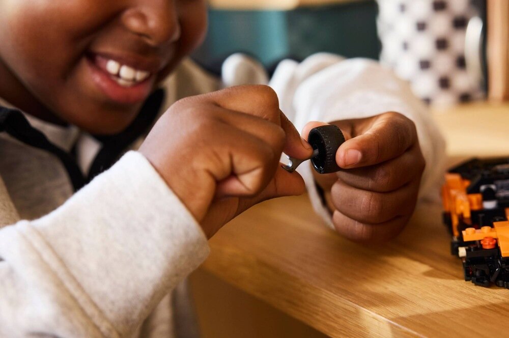 LEGO 77257 Speed Champions Mclaren W1 regulowane tylne skrzydło 