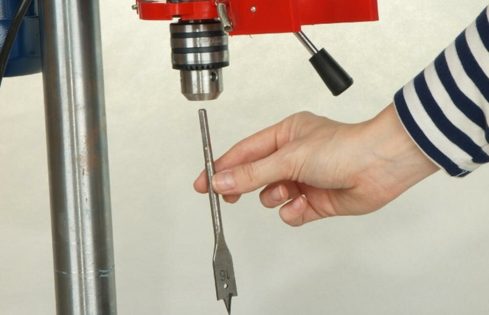 DEDRA-DED7707 wiertarka stołowa wygodne wiercenie drewno tworzywa sztuczne metale ceramika wiertła użytek domowy zasilanie sieciowe