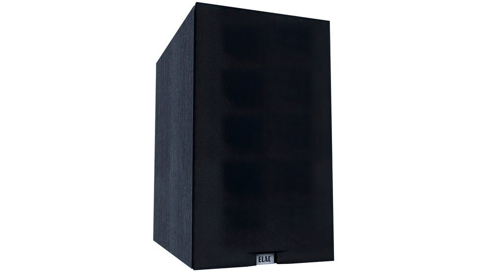ELAC Debut 3.0 B5.3 kolumna głośnikowa mocny bas głębia dźwięku woofer aramidowy, kolumna po skosie na białym tle