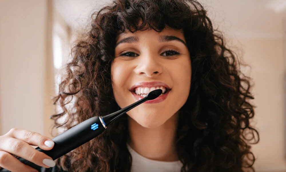 Szczoteczka soniczna TRUELIFE SonicBrush Clean70 UV Czarny Możliwość dopasowania trybu Pięć trybów pracy Clean, Sensitive, Shine, Whiten, Massage czyszczenie potrzeby