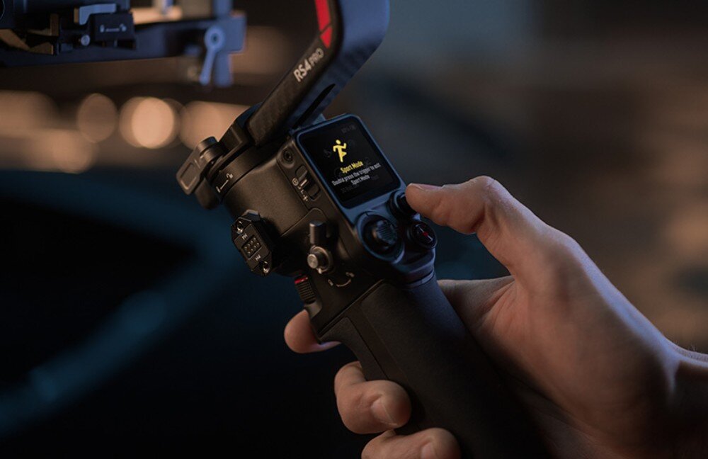 Gimbal DJI RS 4 Pro łączność Bluetooth aplikacja czas działania