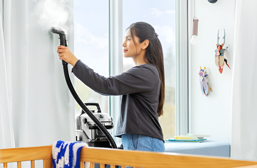 Odkurzacz piorący BISSELL SpotClean HydroSteam Pro 3700N kazdy rodzaj zabrudzeń różnorodne akcesoria zdejmowane kółka manewrowanie różne powierzchnie specjalny środek czyszczący 