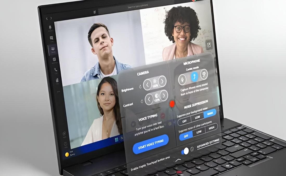 Laptop Lenovo ThinkPad z interfejsem ThinkShield ilustruje zaawansowane zabezpieczenia podczas pracy z danymi firmowymi. - System ThinkShield