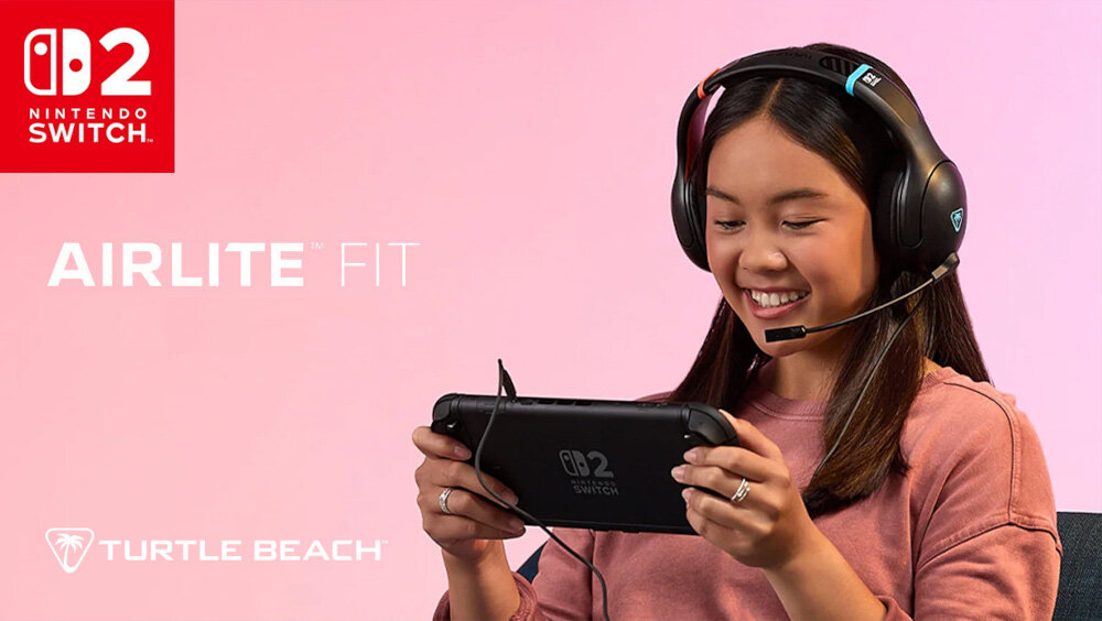 Słuchawki TURTLE BEACH Airlite Fit Nintendo Switch 2 komfort grania ergonomiczna konstrukcja gaming, osoba z załozonymi słuchawkami trzymająca nintendo w rękach