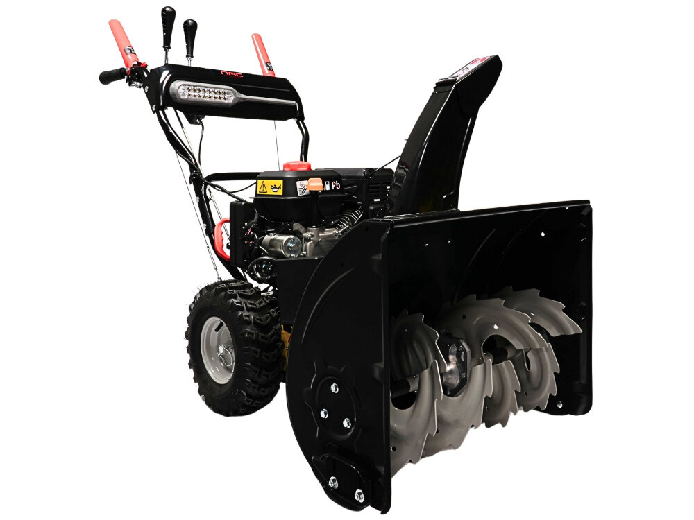 Odśnieżarka spalinowa NAC STP212L-66-EB-K odśnieżarka na białym tle widoczna od przodu pod skosem usuwanie śniegu wszechstronne zastosowanie wydajne zasilanie