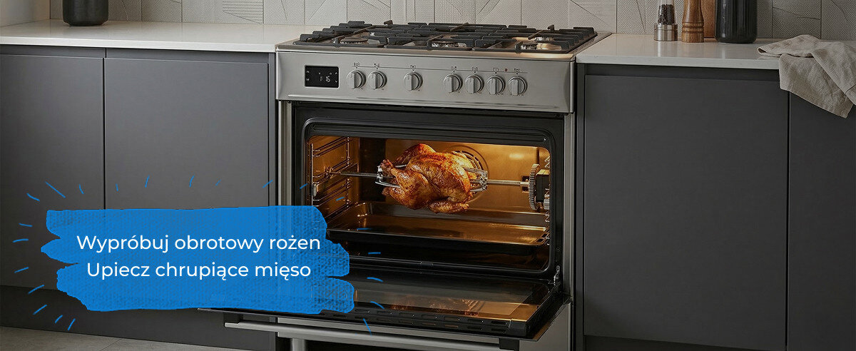 Na zdjęciu znajduje się kuchnia z piekarnikiem, w którym piecze się mięso na obrotowym rożnie. Na niebieskim tle widoczny jest tekst: \'Wypróbuj obrotowy rożen Upiecz chrupiące mięso\'.