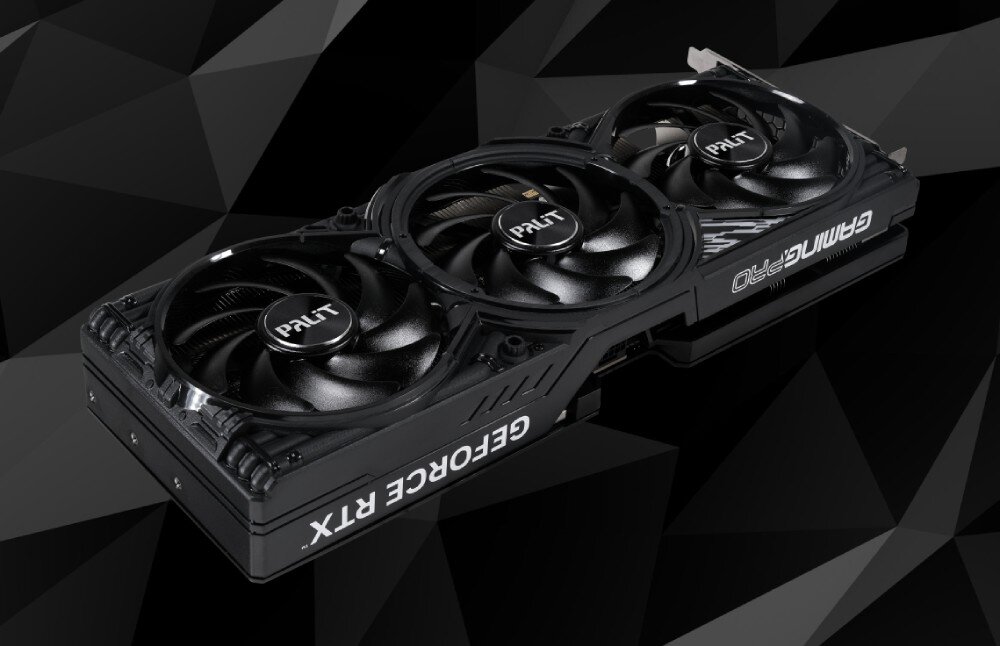 Komputer MAD DOG GeForce RTX5070Ti PurePC Edition 4 Trzywentylatorowa karta graficzna z logo 'Palit' na każdym z wentylatorów oraz oznaczeniem 'GeForce RTX' i 'GamingPro' na obudowie, karta graficzna, wydajność, rdzenie CUDA